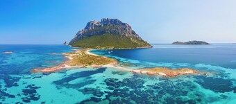Coral Coast Spectacular villa with the beach below the house
