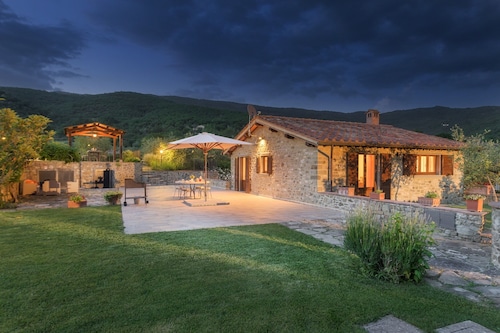 Vinciluna 4, Emma Villas