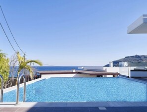 Piscine extérieure, piscine chauffée