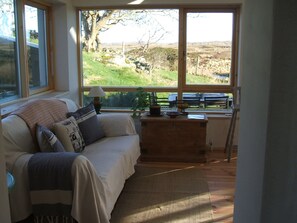 Smart TV, fireplace, video games, DVD player - Traditional Failte Ireland 2025 Rustic Stone Cottage With Private River Fishing. (Clifden, Connemara)