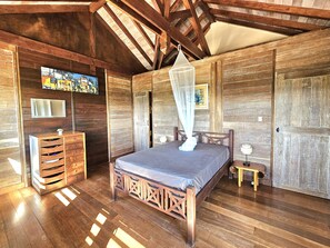 4 bedrooms, free WiFi, bed sheets