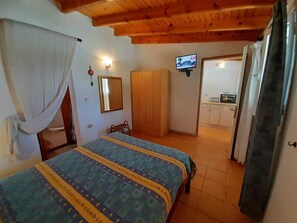 2 bedrooms, in-room safe, iron/ironing board, WiFi