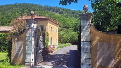 An Old Bishop's House, Now a Charming Holiday Villa for 10/14 Guests in a Mosquito Free Area between Florence and Lucca