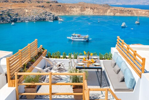 Luxury New villa just above Lindos main beach with sea view and outdoor jacuzzi 