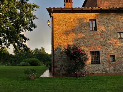 Charming Tuscany Country House with private pool, barbecue & table tennis