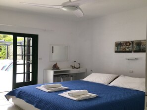1 bedroom, in-room safe, desk, iron/ironing board