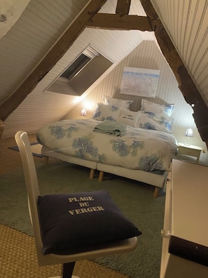 3 bedrooms, desk, iron/ironing board, WiFi