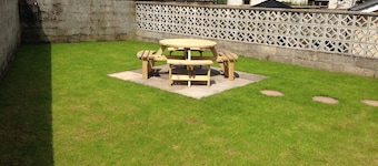Licence No: MO-00672-F  STB 4*
Large Property & Garden, Sleeps 8. Free WiFi