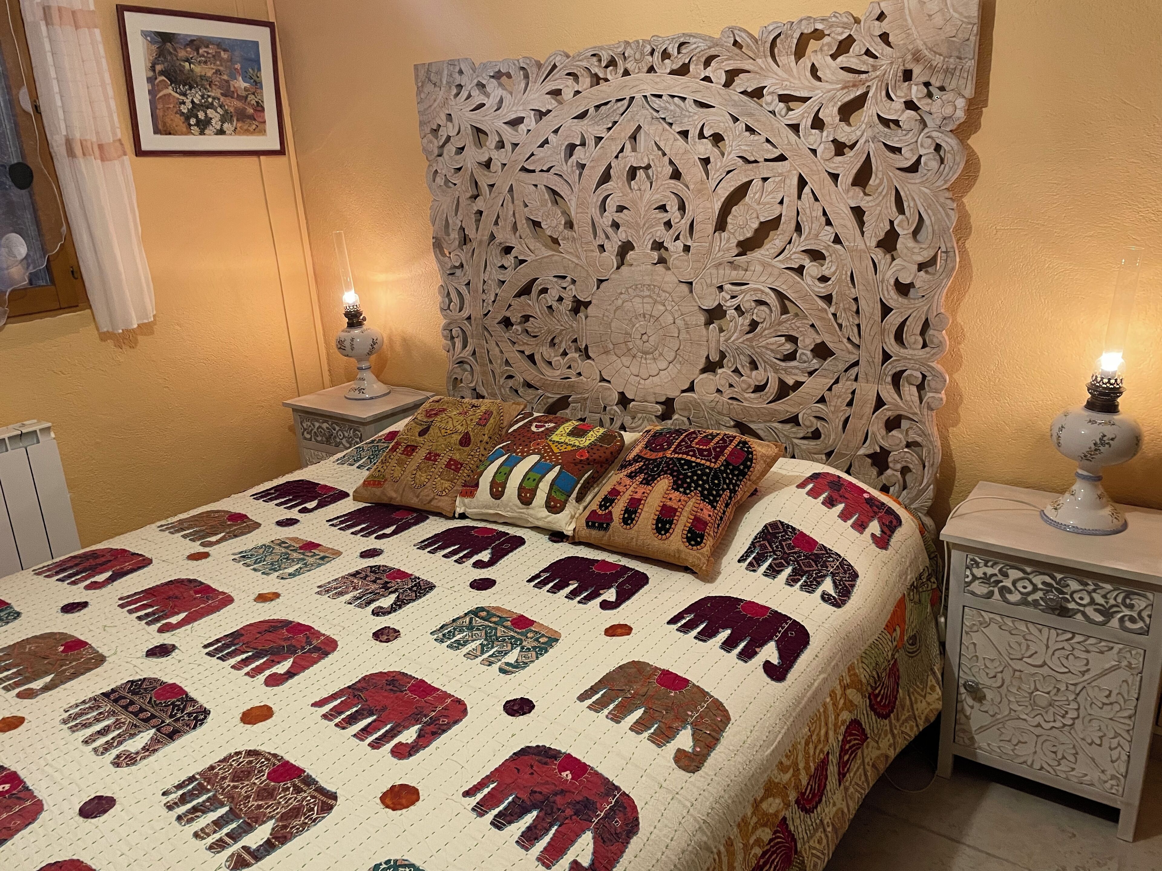 3 chambres, bureau, fer et planche à repasser, lit parapluie