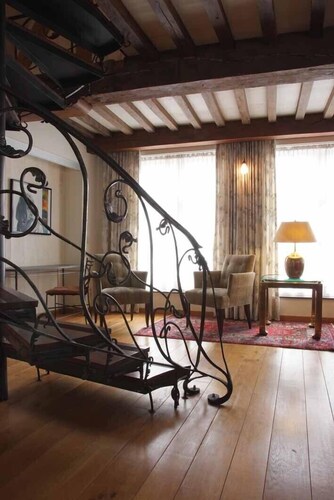 Cosy quality two storey holiday flat in medieval city centre, Casa Michelangelo