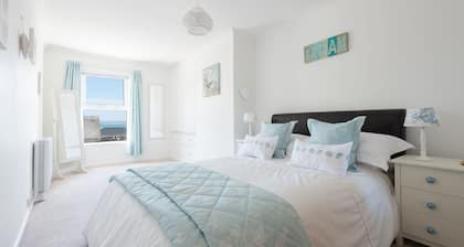 Belle Beamed Town Cottage Ă quelques pas de la plage, vue sur la mer et un parking gratuit