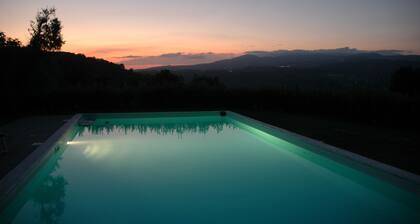 Charmante maison individuelle pour 4 personnes avec vue imprenable prĂšs de la mer avec piscine