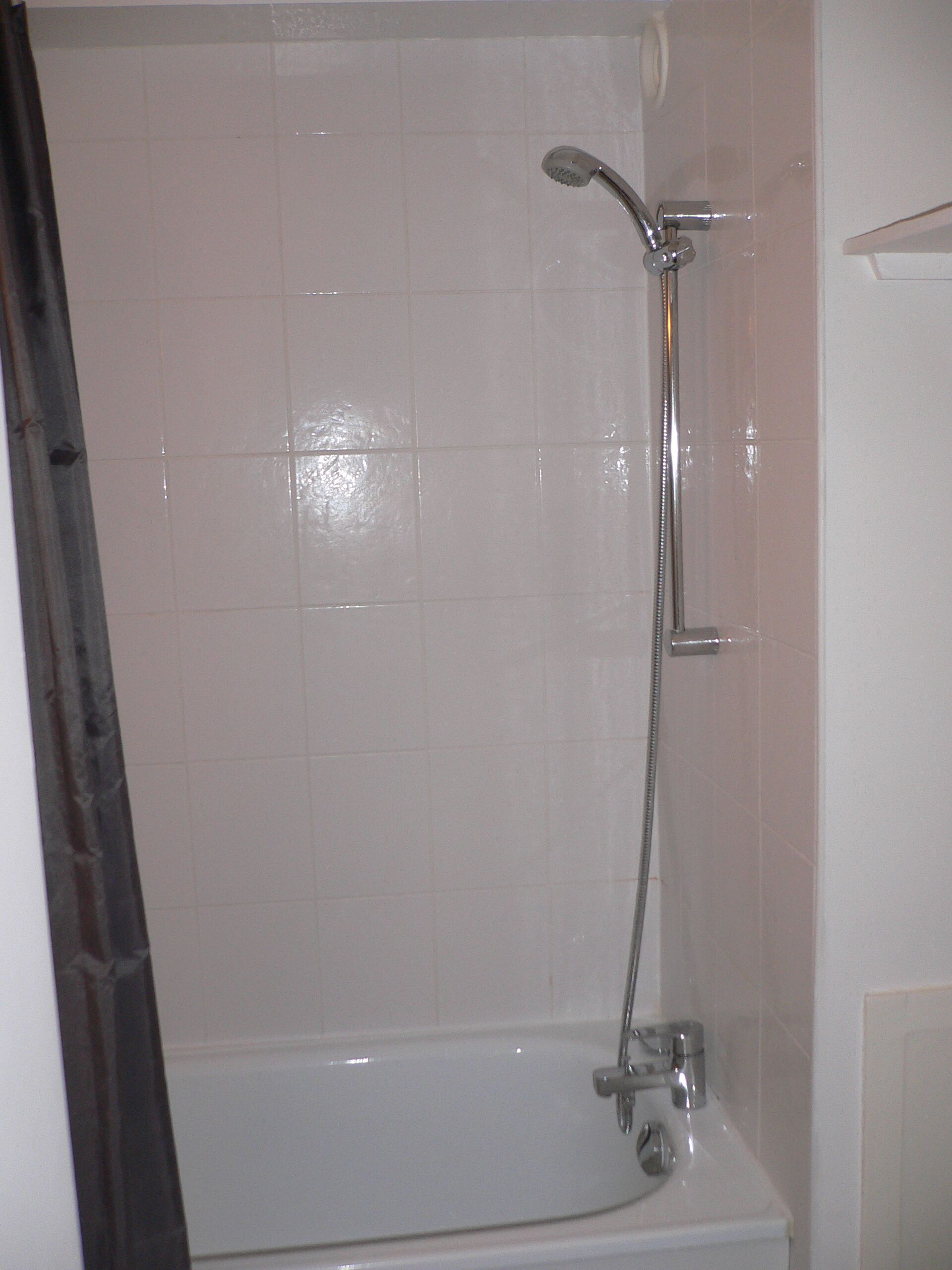 提供毛巾、廁紙