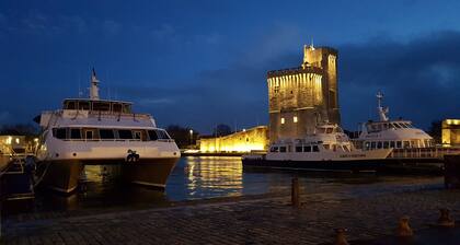 STUDIO 2 * HYPER CENTER between OLD PORT and BEACH