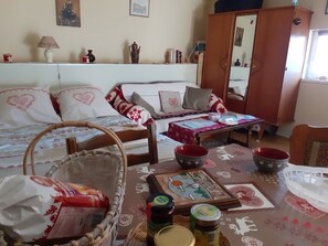 1 chambre, fer et planche à repasser, lit parapluie, Wi-Fi gratuit