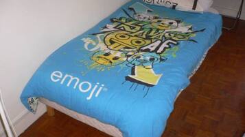 1 chambre, fer et planche à repasser, Wi-Fi gratuit, draps fournis