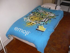 1 chambre, fer et planche à repasser, Wi-Fi gratuit, draps fournis