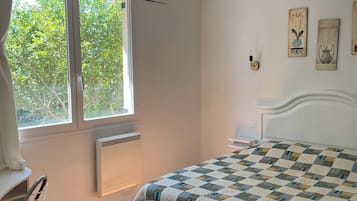 2 Schlafzimmer, Schreibtisch, schallisolierte Zimmer