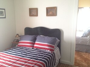 2 habitaciones, tabla de planchar con plancha y wifi gratis 