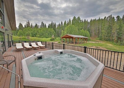 Renovated Condo near the Slopes and Trails
