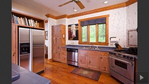 Microwave, dishwasher, coffee/tea maker, cookware/dishes/utensils