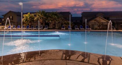 Wi-Fi gratuito, piscina climatizada, jacuzzi, barbacoa, patio, 32 millas. de Zions!