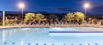 Wi-Fi gratuito, piscina climatizada, jacuzzi, barbacoa, patio, 32 millas. de Zions!
