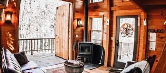 Stay in Tree House built by TreeHouse Master Pete Nelson ~ off the grid