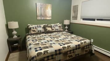 2 bedrooms, desk, iron/ironing board, free WiFi