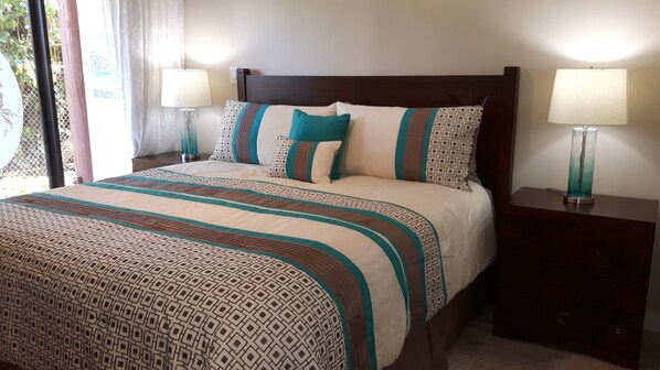 1 soverom, skrivebord, strykejern/-brett og wi-fi (inkludert)