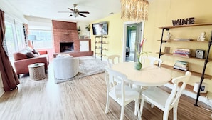 Interior - Cozy 2-Bedroom Home Just Blocks from the Beach (Encinitas)