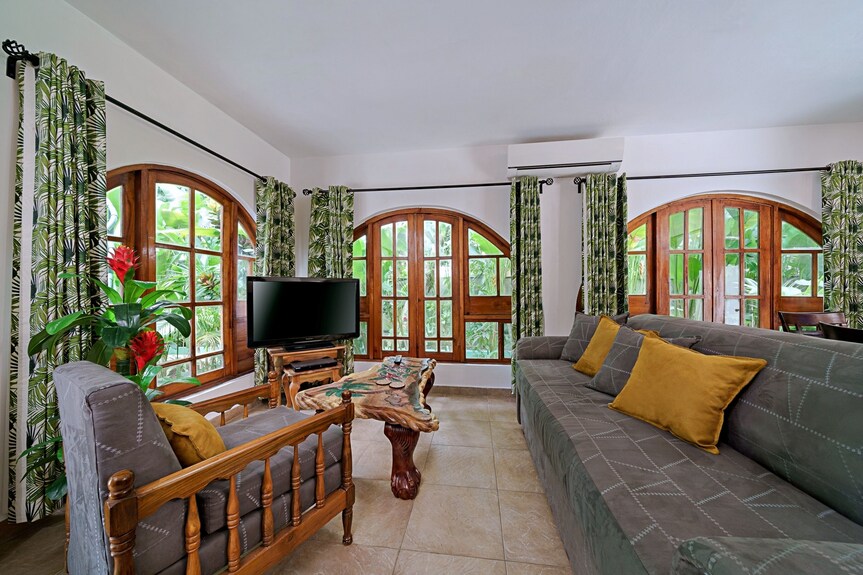 Beach House Condos Lower Jungle House - 7mile Beach Jamaica - Negril