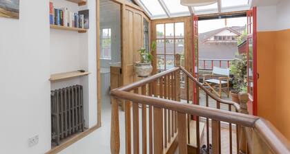 Gorgeous apartment in zone 1, near the river and a short walk from Westminster