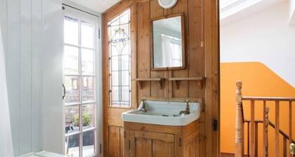 Gorgeous apartment in zone 1, near the river and a short walk from Westminster