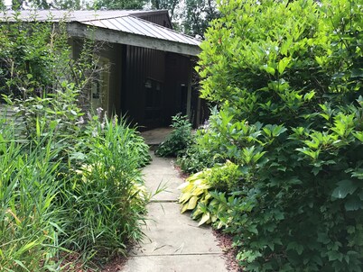 Rustic View Cottage in beautiful Baraboo Bluffs! Perfect for a private getaway!!