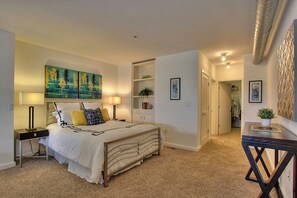 2 bedrooms, desk, iron/ironing board, free WiFi