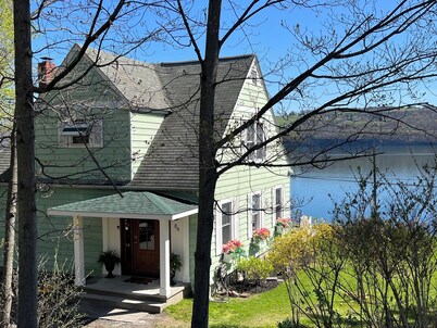 Charming home with stunning lake views!