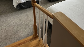 3 habitaciones, tabla de planchar con plancha, wifi y ropa de cama