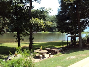 Property grounds - Lakefront Charm - Fun and Romance! (Eufaula)