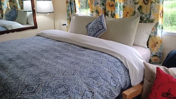 3 bedrooms, bed sheets