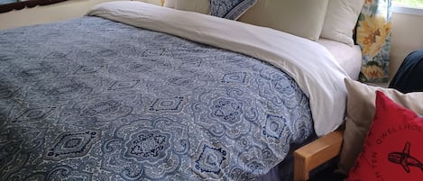 3 bedrooms, bed sheets