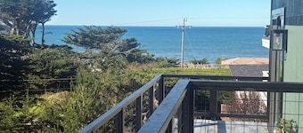 Slapp av og nyt California Coast fra denne nydelige private suiten