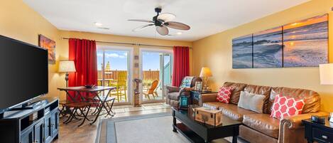 Smart TV, DVD player, livros