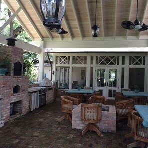 Outdoor dining - Pool House at Shell House Estate (Long Beach)
