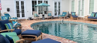 Pool House au domaine Shell House