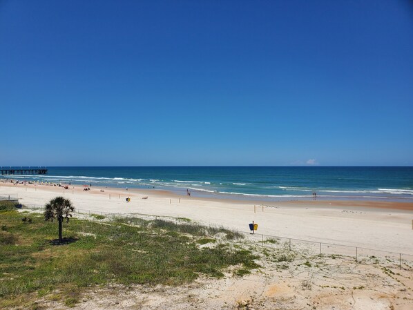 Sur la plage, serviettes de plage