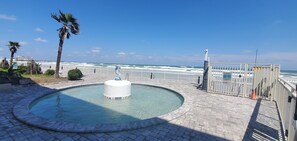 Outdoor spa tub - Off Duty Mermaid ● Oceanview Daytona Beach Studio ● Pool, Sleeps 4  (Daytona Beach)