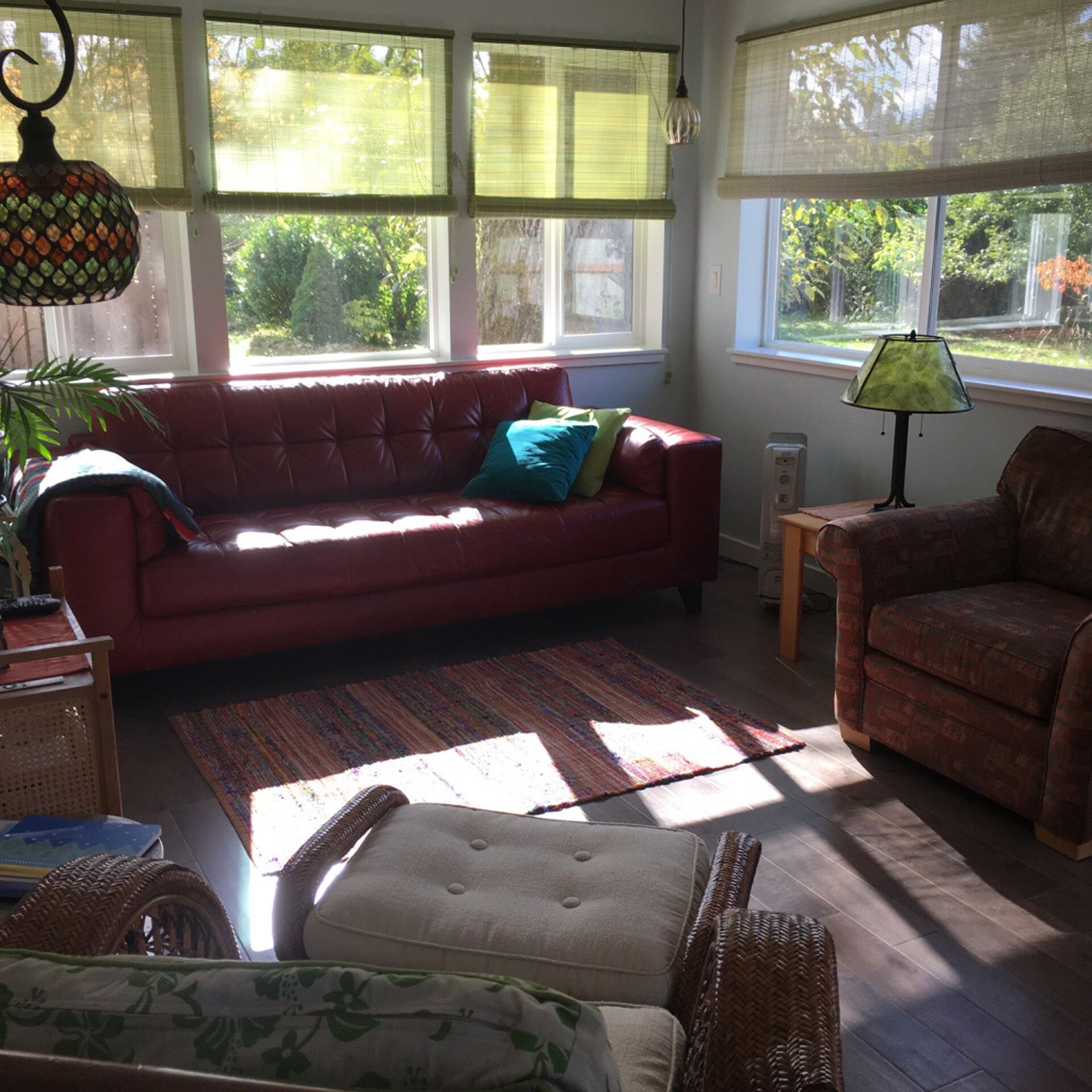 Beautiful River Valley Guesthouse - Monthly Rental Discounts! 