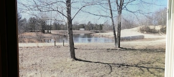 Retiro de naturaleza rústica en un hermoso lago privado