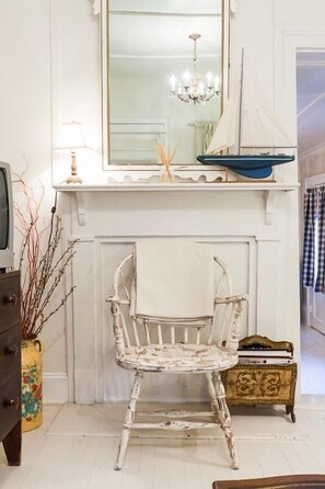Interior - The French House Cottage (Wilmington)